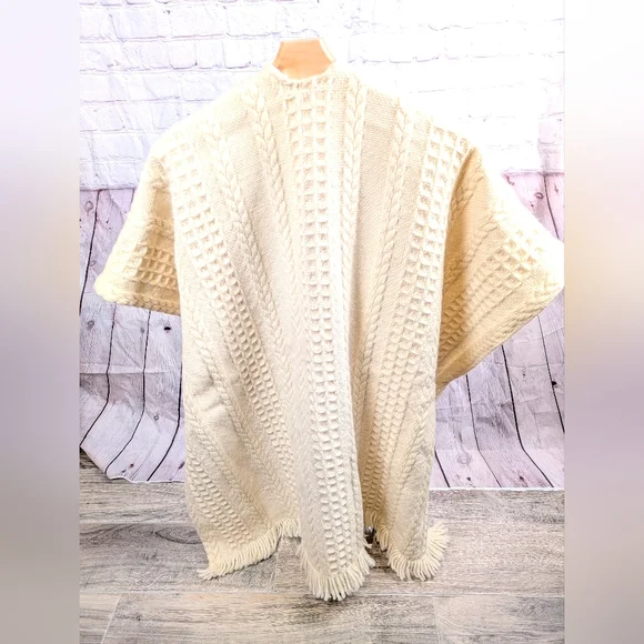 VINTAGE Wool Shawl Made In Ireland NWT 58x36 - Picture 2 of 11